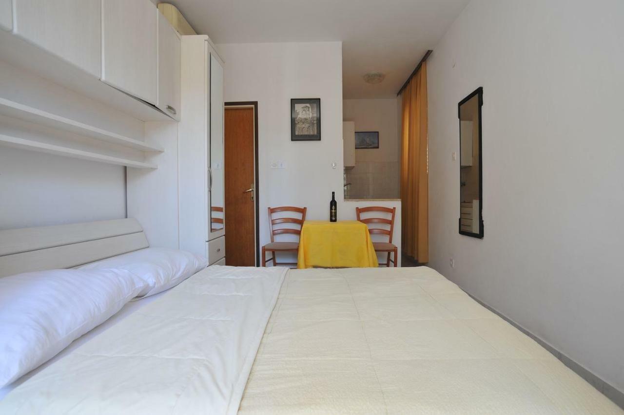 Apartmani Jadranka Viganj Exterior photo
